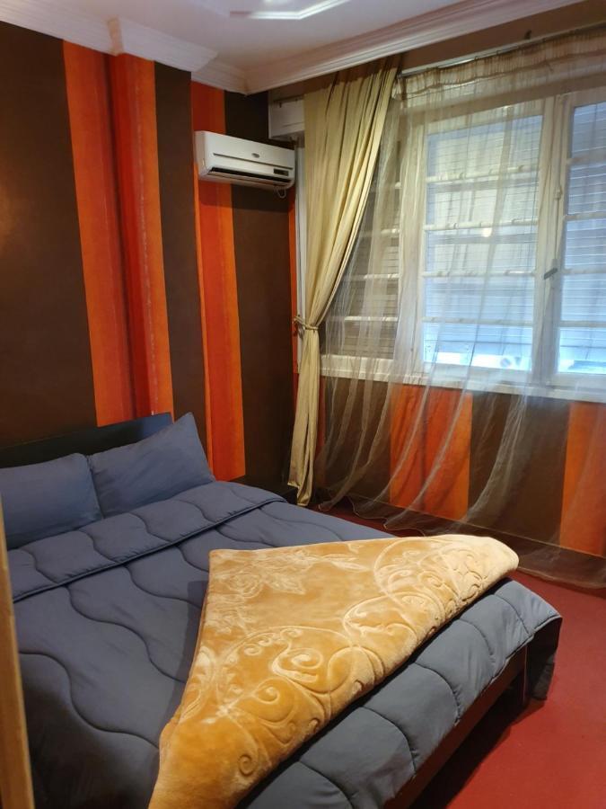 Ambassy Hotel 盖尼特拉 外观 照片