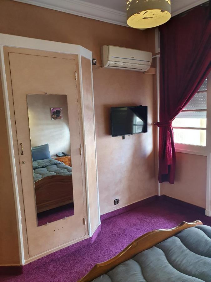 Ambassy Hotel 盖尼特拉 外观 照片