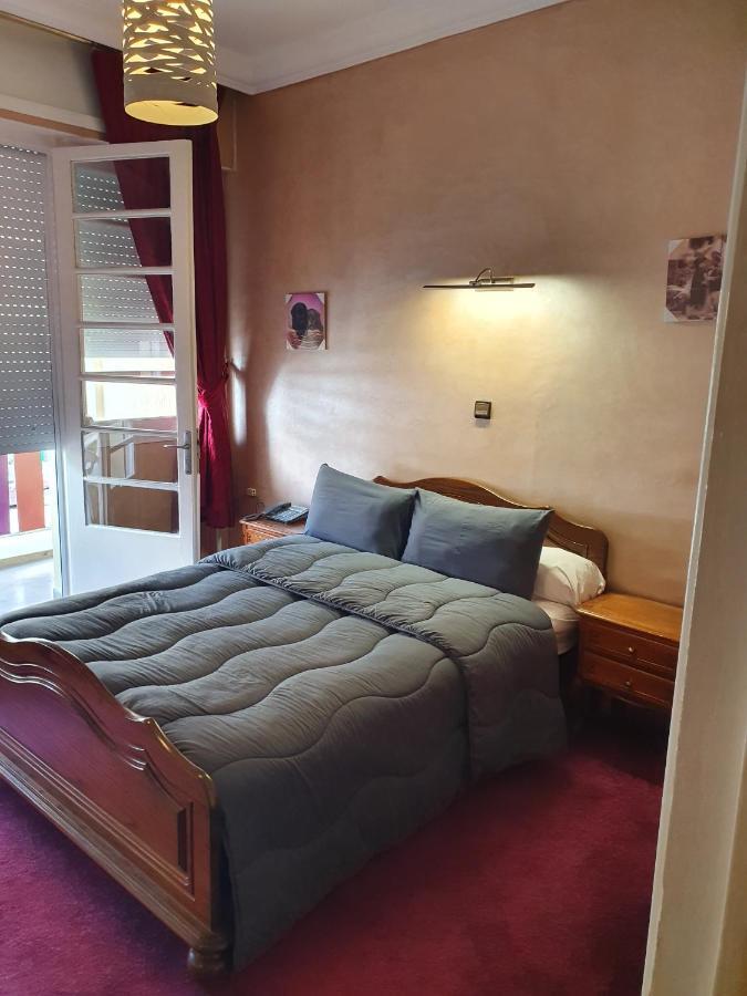 Ambassy Hotel 盖尼特拉 外观 照片