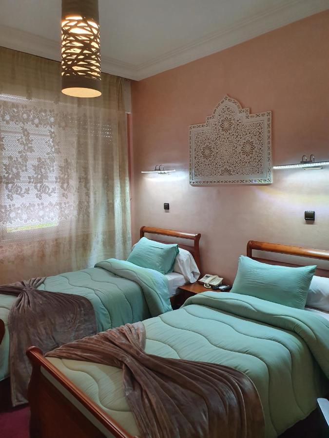 Ambassy Hotel 盖尼特拉 外观 照片